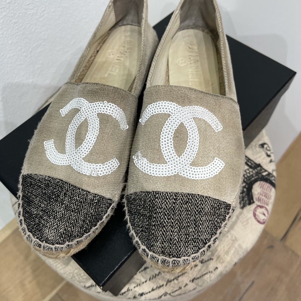 AUTHENTIC CHANEL ESPADRILLES